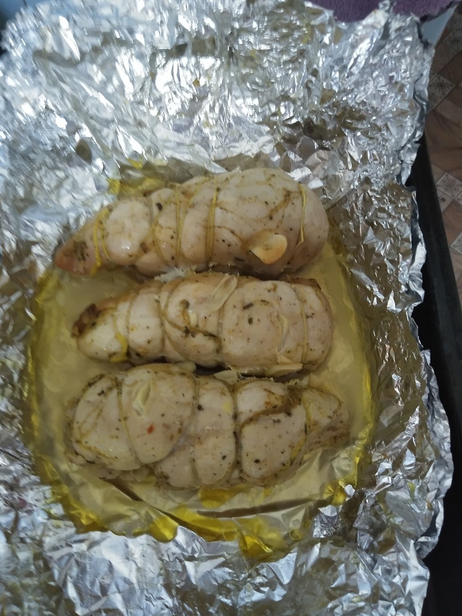 это уже готовое блюдо - можно сильнее подрумянить, если не укрывать фольгой, но я прикрываю, нам больше нравится, когда посочнее