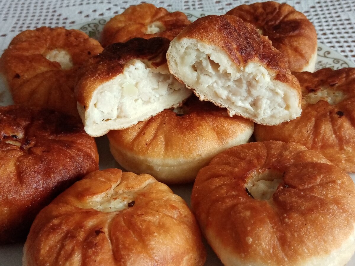 беляши на дрожжевом тесте на воде. вкусное тесто для беляшей. перемячи. беляши. беляши на дрожжевом тесте на воде.