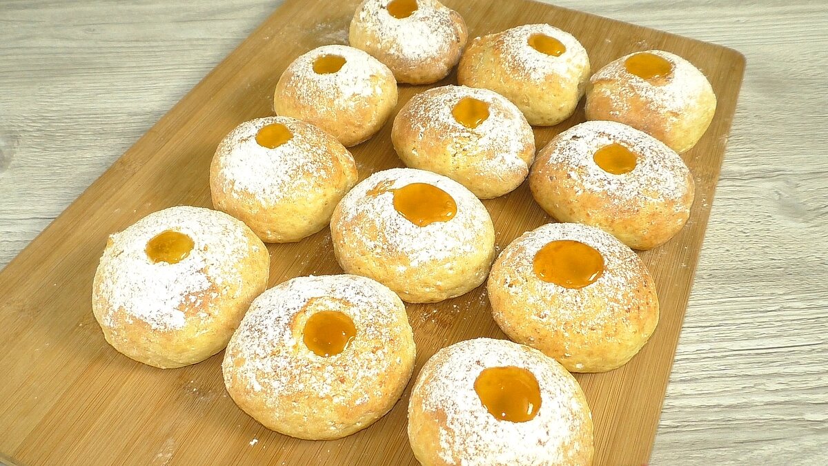 Пп пончики из творога. Пончики с сахарной пудрой. Пончики без масла. Пончики домашние. Пончики без масла.