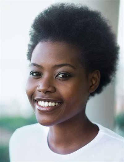 Жесткие, короткие, сильно вьющиеся волосы - вот что досталось чернокожим женщинам