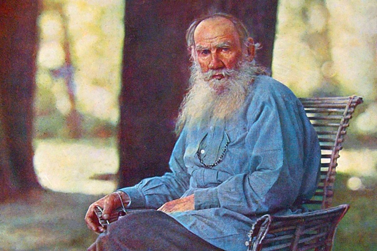Фото Л.Н. Толстого нашел по ссылке: https://culture.gov.ru/press/culture_life/ya_vnov_otkryvayu_lva_tolstogo_20201024200825_5f945f896d09e/