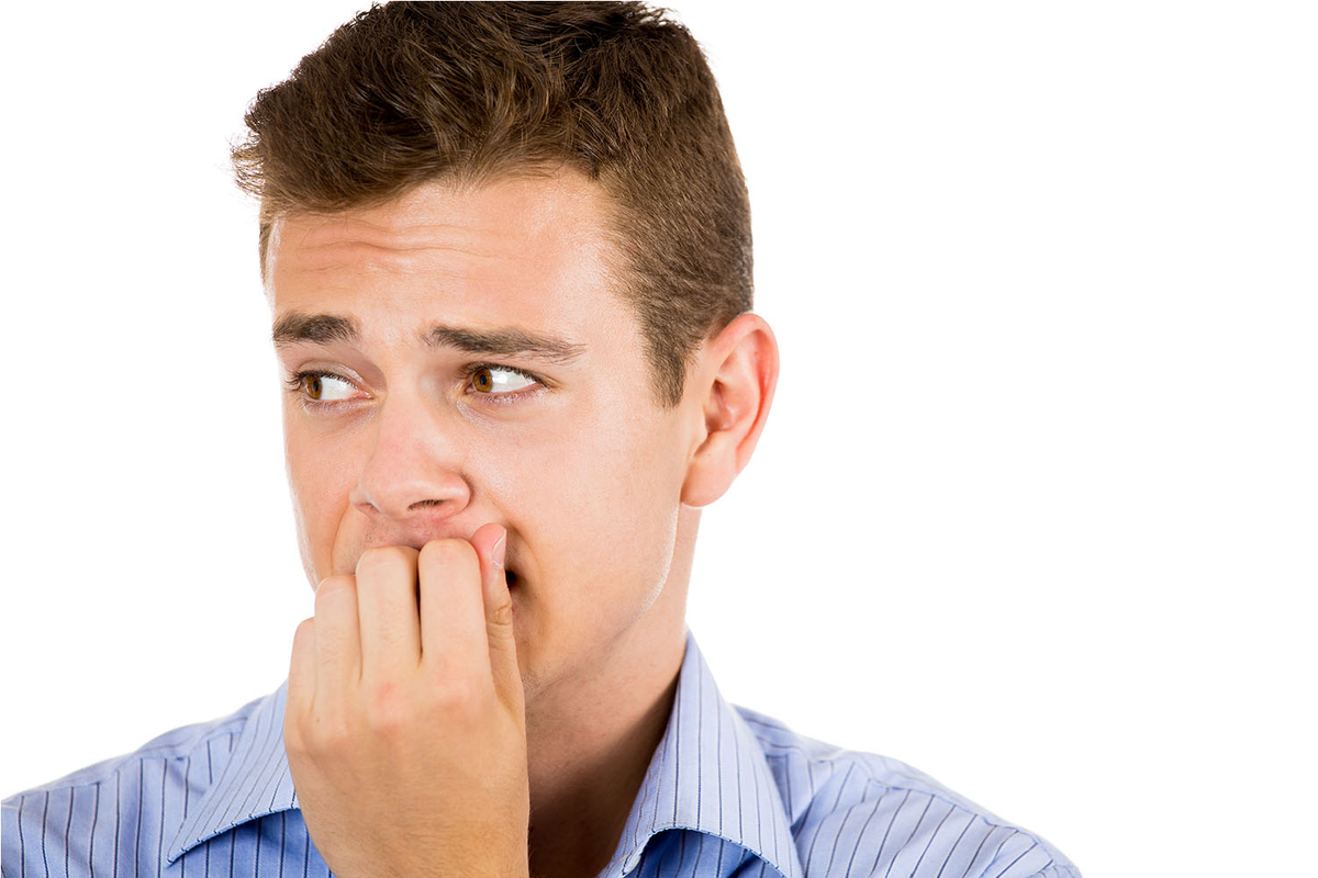 Взрослый парень, налегке, а ну как ворюга?