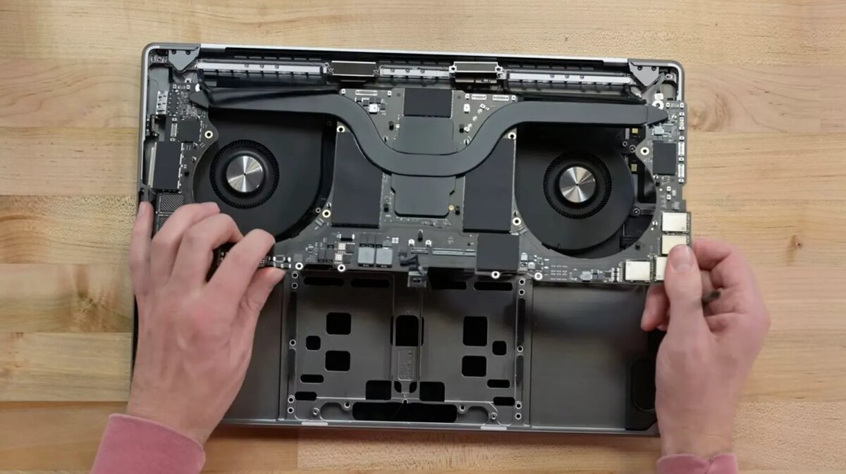 Новый разобрать. MACBOOK Pro 16 Disassembly. MACBOOK Pro 2023. Разобранный MACBOOK Pro. MACBOOK Teardown.