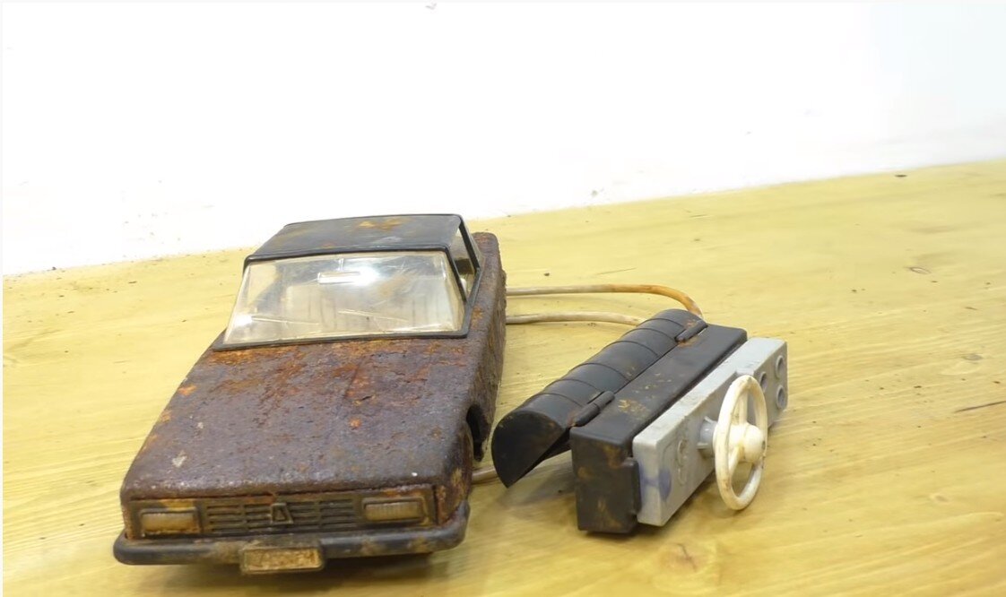 машина на пульте управлении