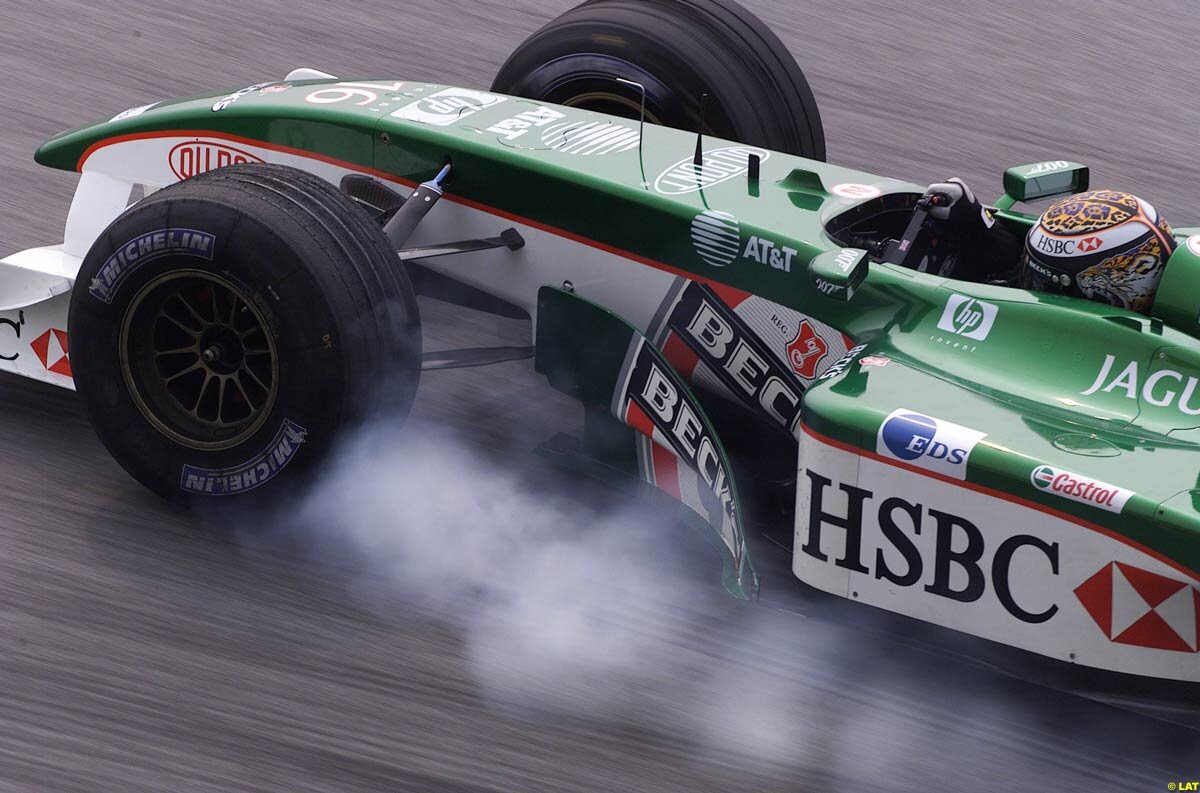 Блокировка колеса на торможении перед поворотом