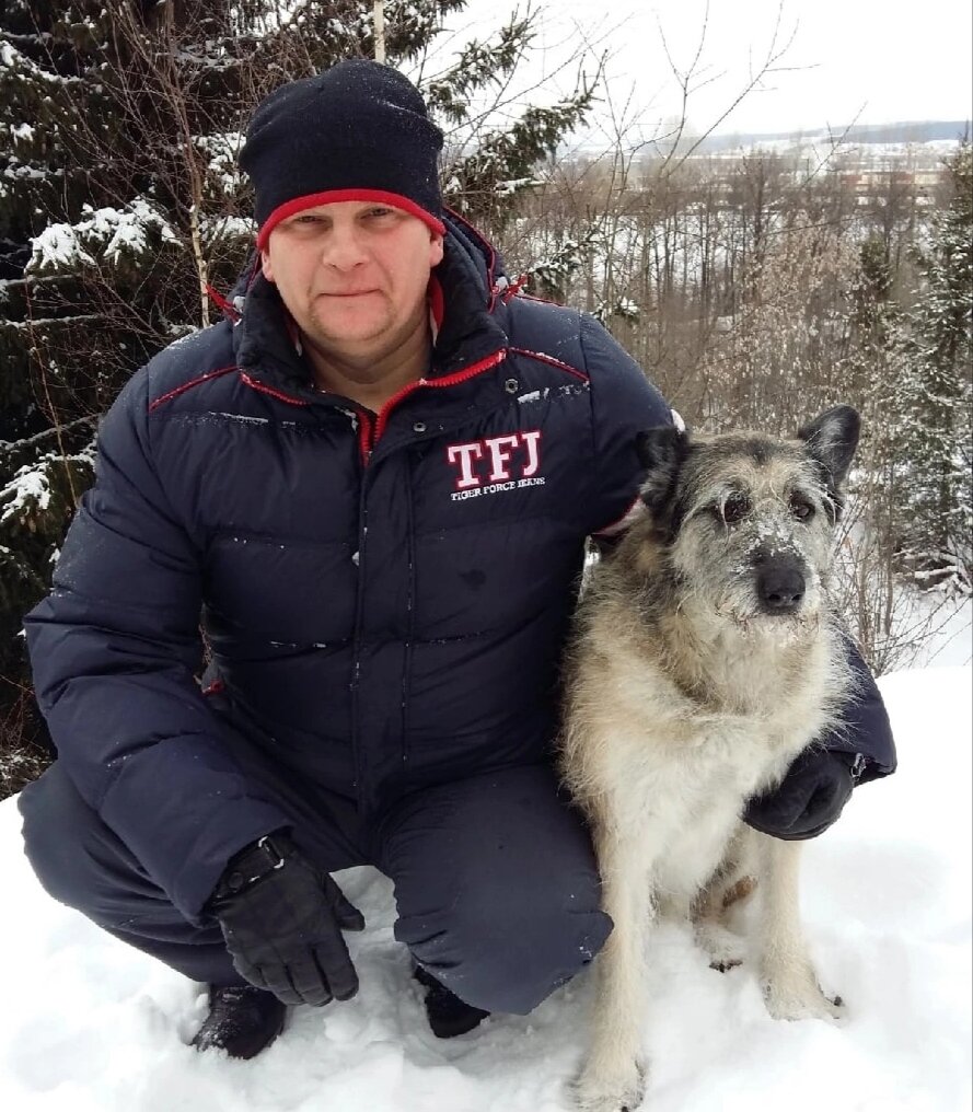 С любимым хозяином.