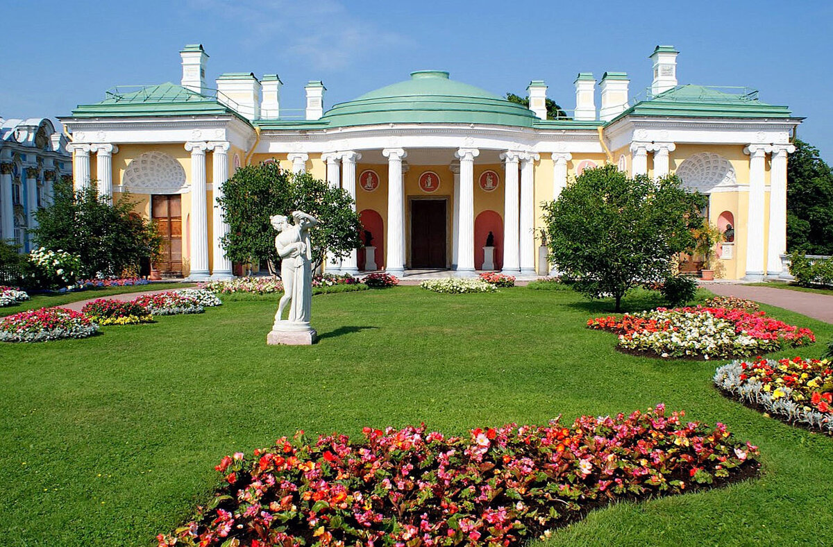 Вид «Камероновых терм» со стороны пандуса      