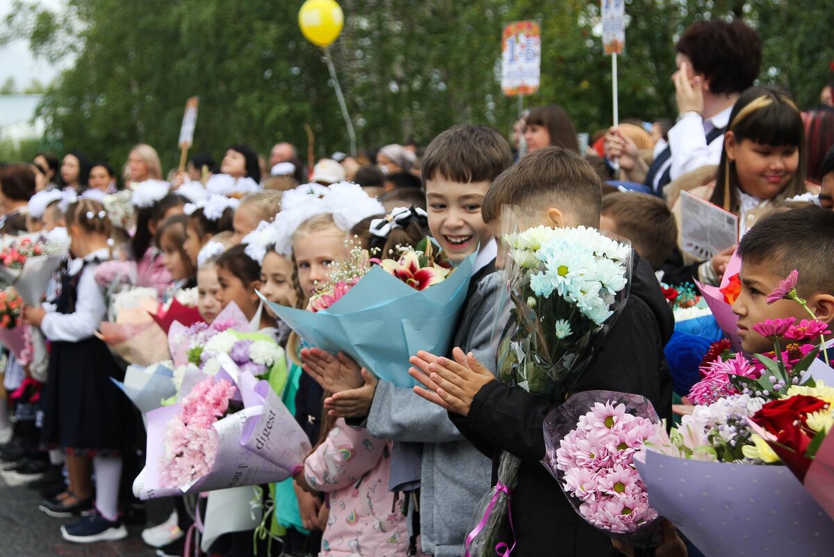    В школах Сургутского района состоялись торжественные линейки