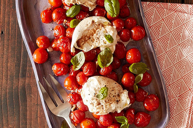Салат «Burrata Caprese» с жаренными помидорами 