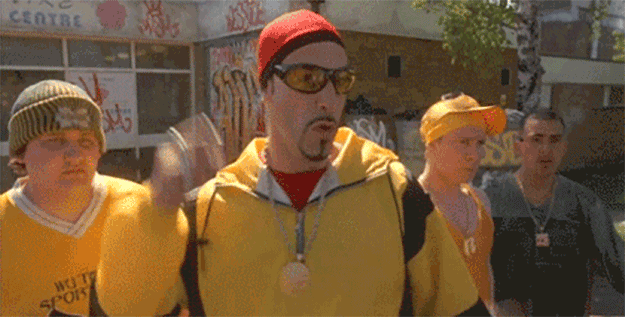 11. Она любит Ali G.