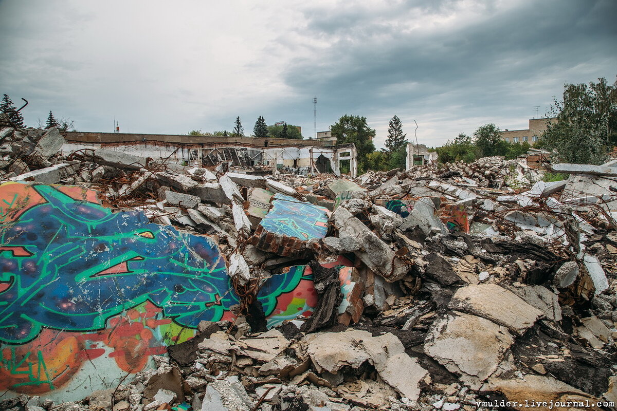 Да, да, осталось от него ровным счётом ничего. Как-то грустно прям. 

Фото 2. 
