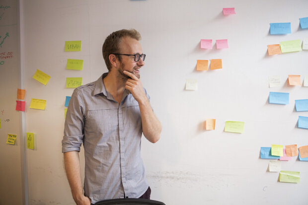 история стартапов. команда разработчиков. три стартапа. университет по программированию игр. институт в котором учат на программиста.