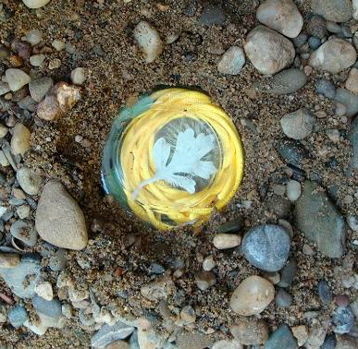 Тщательно замаскированный от чужих глаз «секретик».