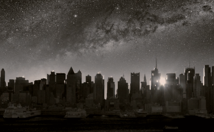 Здесь видно сильное рентгеновское излучение Солнца.