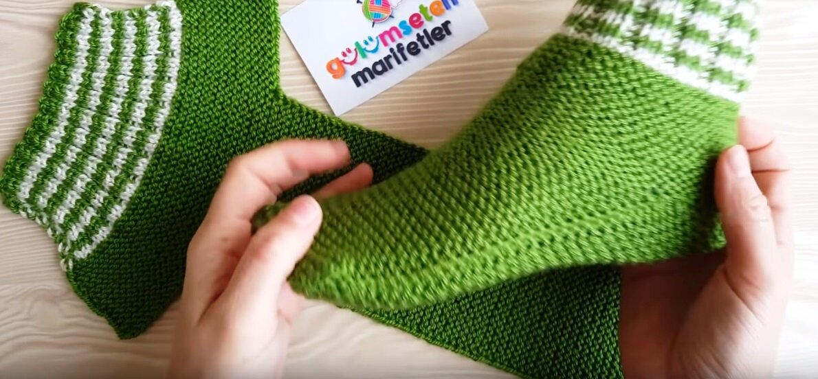 Как вязать спицами свитер 