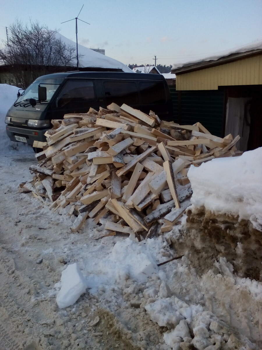 Приехали, вывалили, уехали. Деньги перевёл. Машинку из гаража временно выгнал.