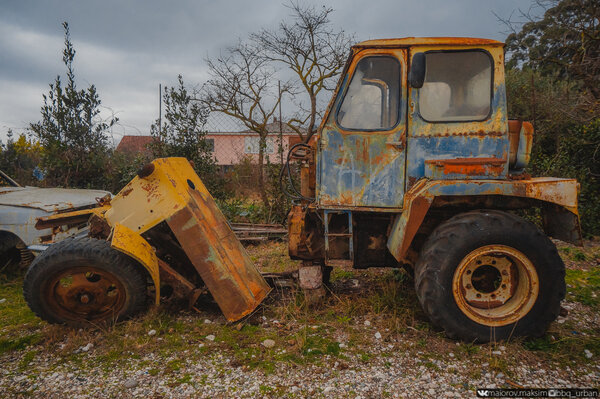 Как в Абхазии советские машины гниют?