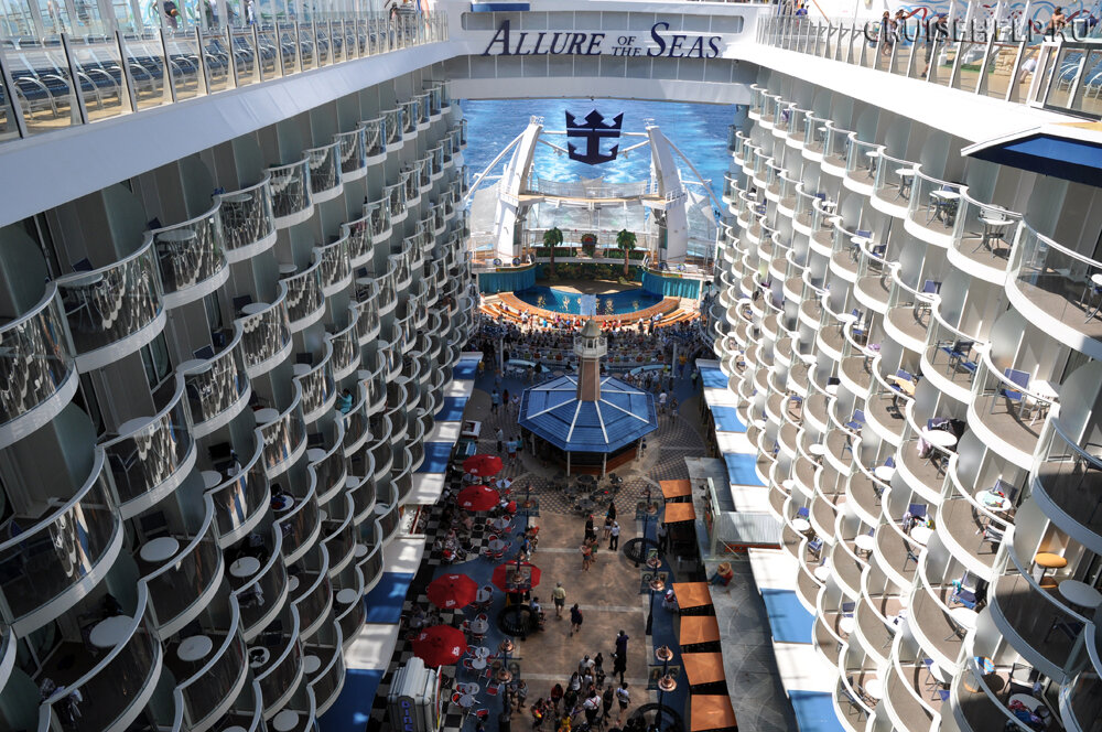 Jewel of the Seas лайнер