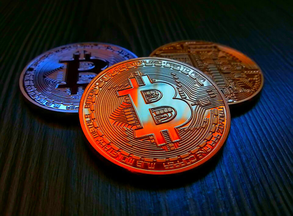 Цена биткоин монеты на 27.08.2019 составляет: 679245 рублей.