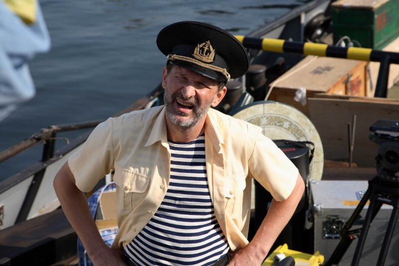 Фёдор Добронравов в фильме «День радио». Кадр из фильма
