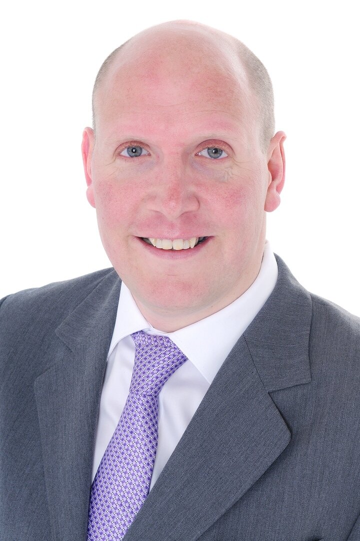 — Консуэло, у вашей школы есть филиалы сразу в пяти городах Великобритании. Расскажите, в чем уникальность расположения каждой из них…