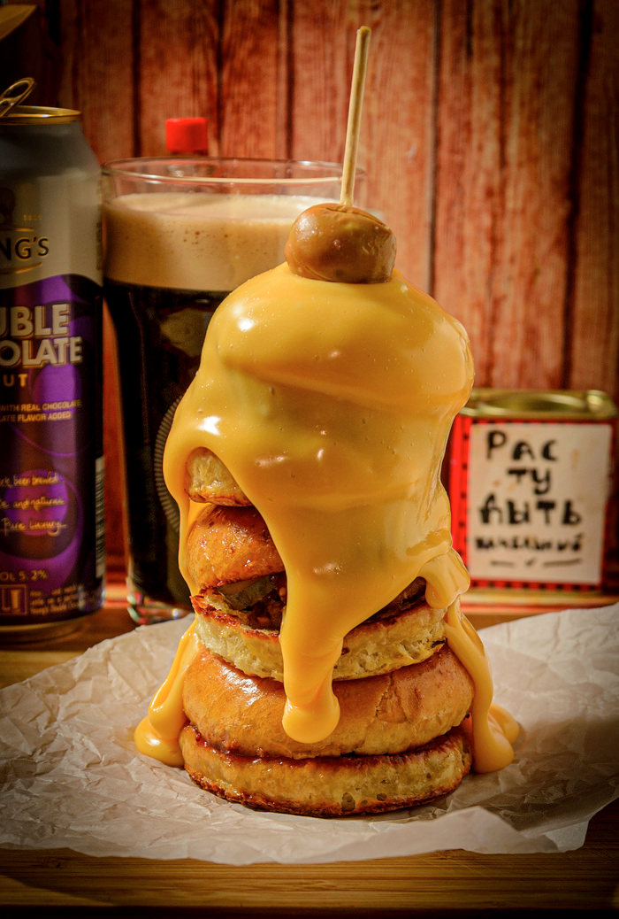 Да-да, золотая корона на месте.