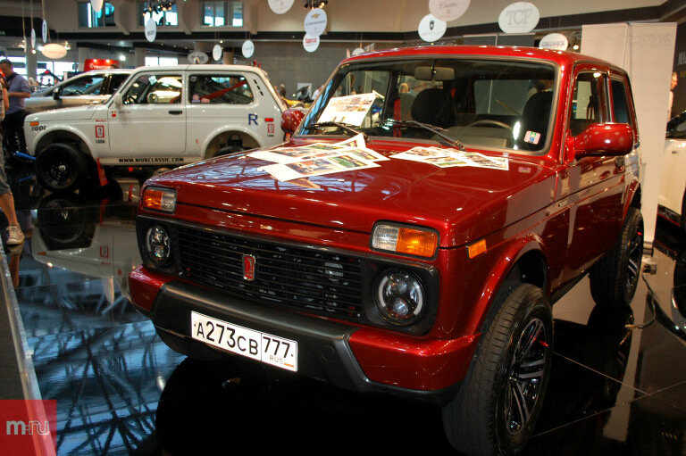 Лада 4x4 2121 Нива красная