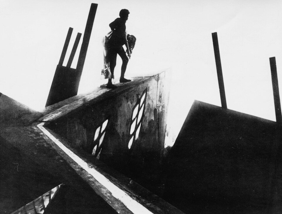 shot from "Das Cabinet des Dr. Caligari"/1920/Robert Wiene/kinopoisk.ru