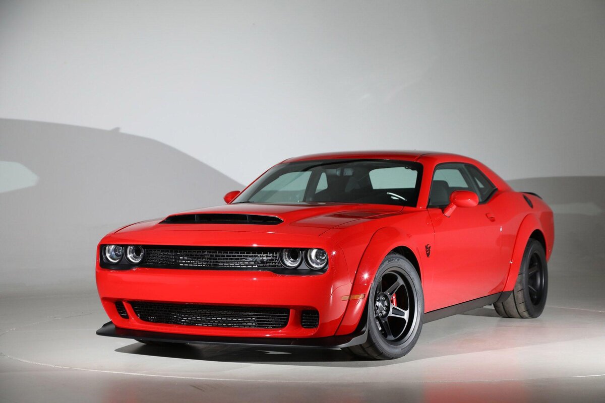 Dodge Challenger srt Demon Red