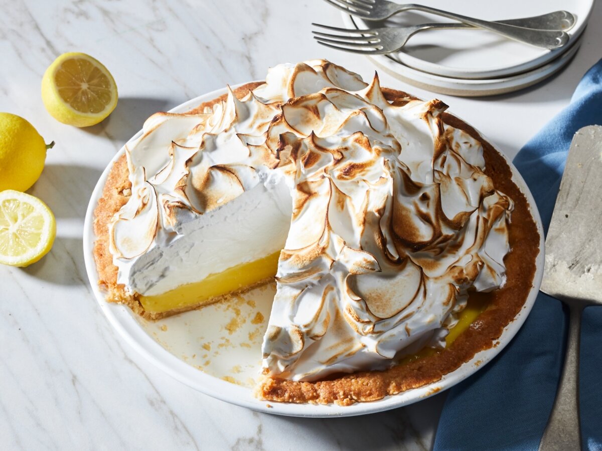 Лимонный пирог с меренгой рецепт. Лимонная меренга. National Lemon Meringue pie Day).