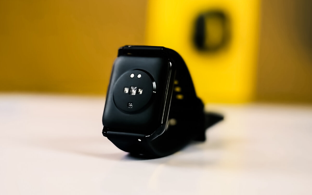 Датчики Realme Watch 2 на обратной стороне