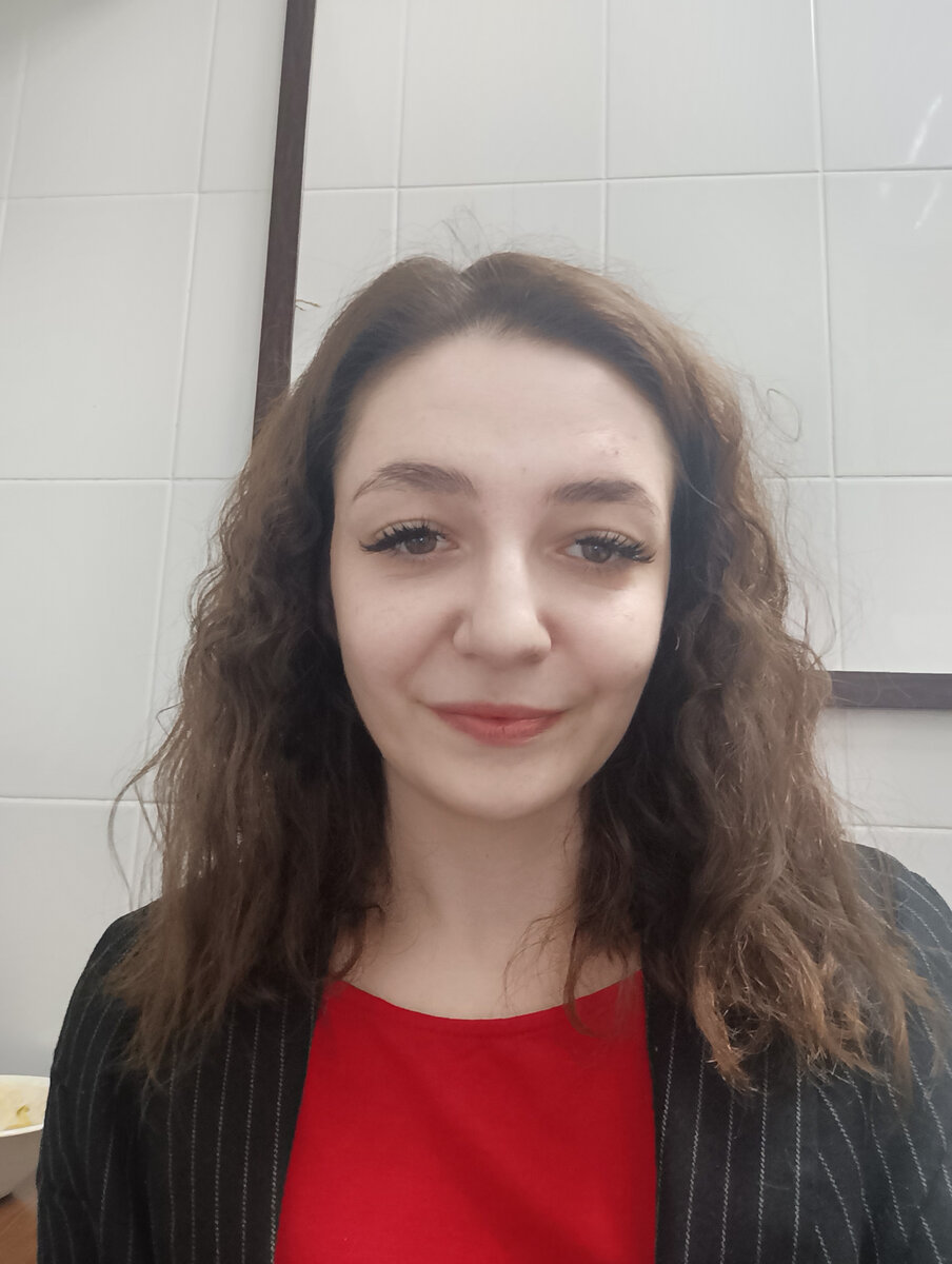 Какое-то фото быть должно. Есть это. Вот.