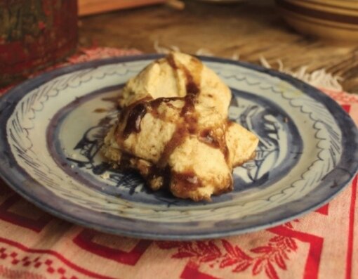 6 порций  Яблочные клецки отлично подходят для завтрака. Они являются отличным десертом, который можно подавать с ванильным мороженым.