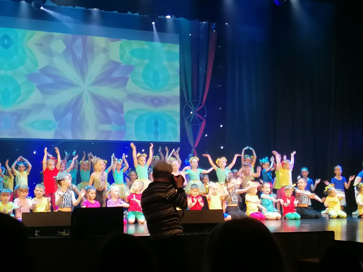 сцена в Полазненском доме культуры