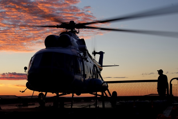 Ми-8 на вертолетной площадке НЭС «Михаил Сомов». Июль 2022. Фото: Юрий Токарев