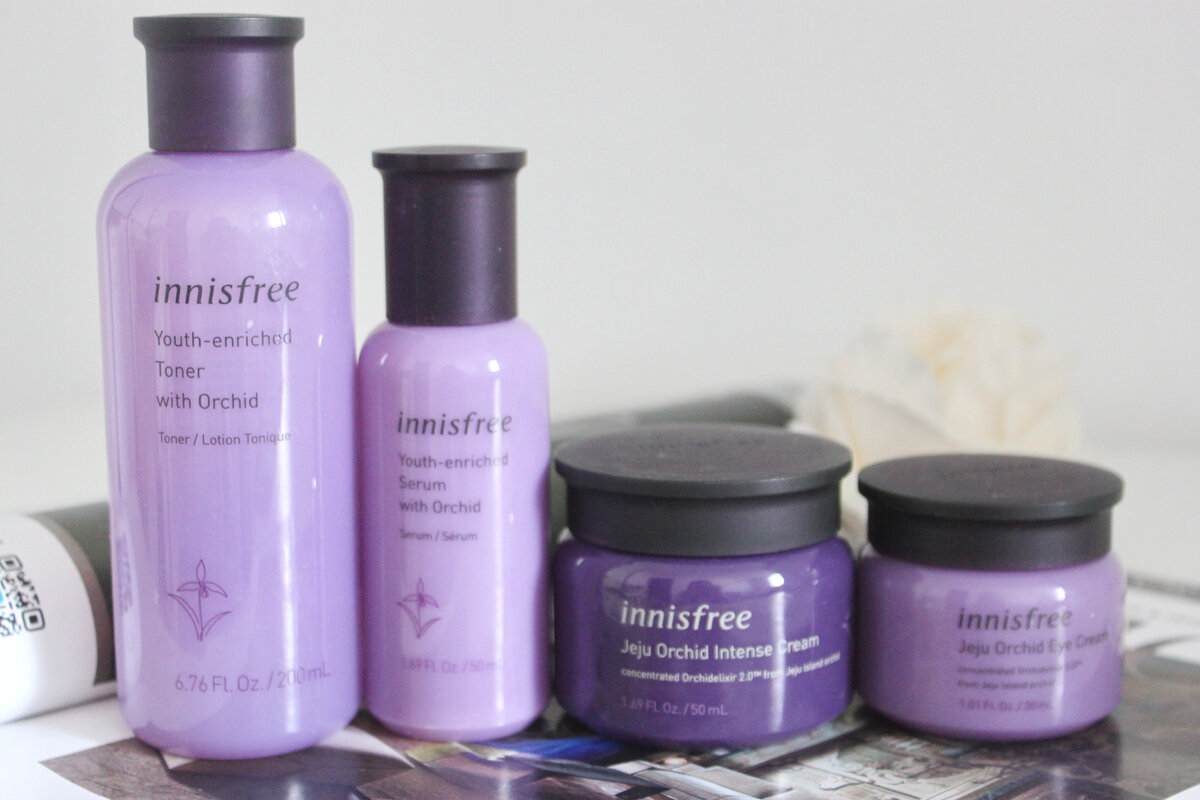 Линейка ухода Innisfree с орхидеей.