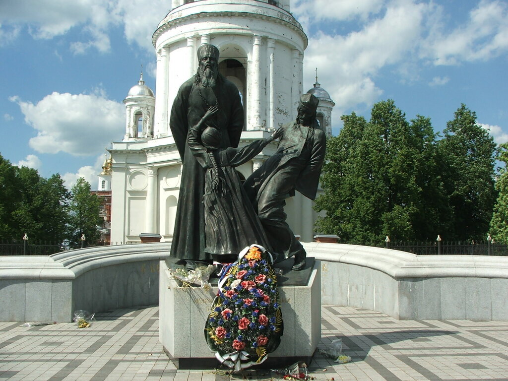 Памятник павшим за веру в Шуе