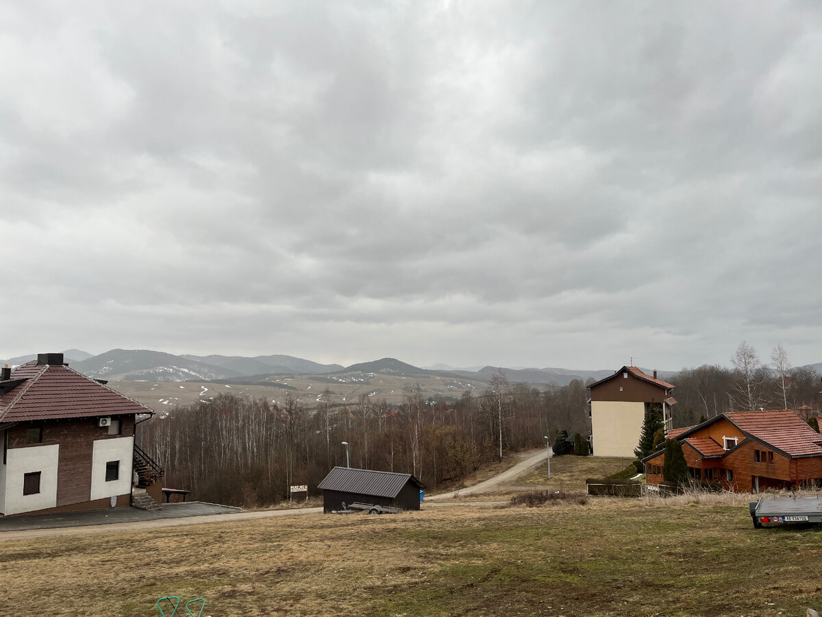 Всего в стране насчитывается 29 городов, все остальные крупные населённые пункты считаются поселениями городского типа