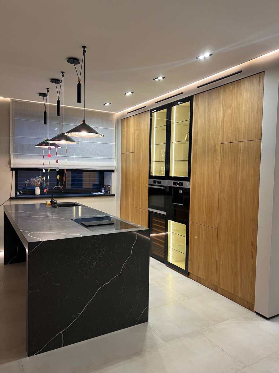 Пример кухни с островом FORREST