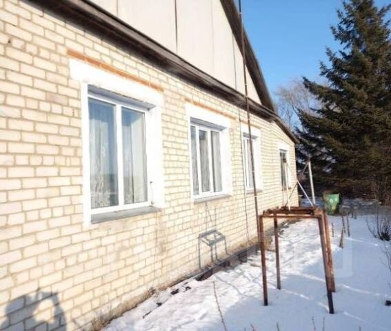 У этого дома стена не развалится хоть сто лет в обед, потому что она не многослойная, но при этом очень теплая