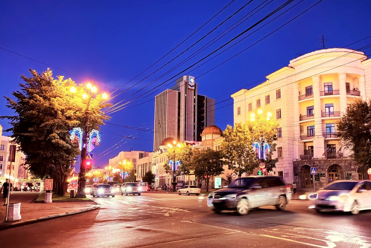 амурский утес хабаровск. хабаровск весной. тротуар. аа хабаровск. аа хабаровск.