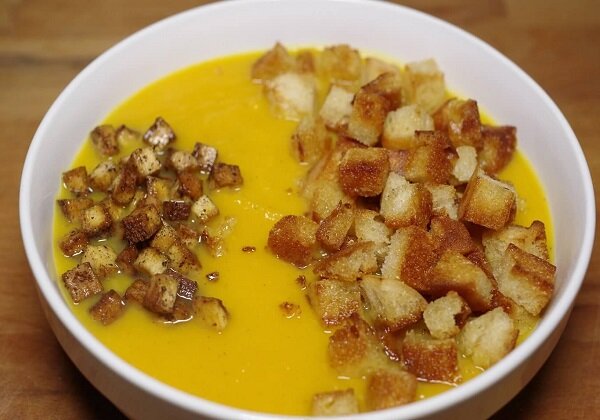 Баварский тыквенный суп — один из моих любимых способов приготовления тыквы. Это действительно вкусно. Хорошо выдержанный, выразительный вкус, обязательно попробуйте!