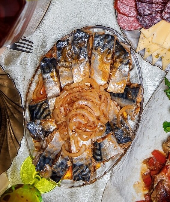 Рецепт запеченной скумбрии на моей страничке.