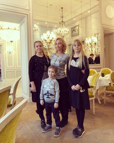 Итоговый концерт благотворительной акции "Одна вещь - одна улыбка!" в Детской Га