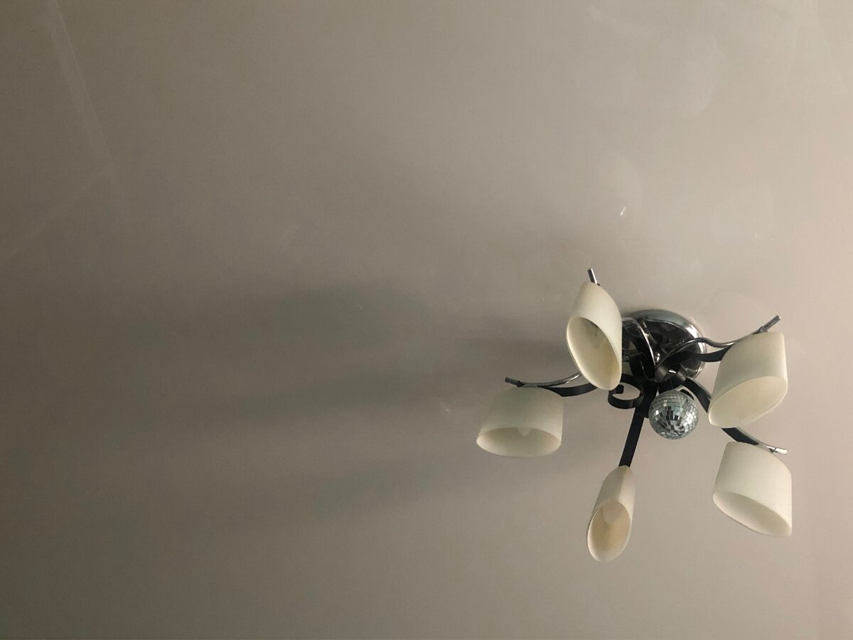 Вот такой глянцевый потолок получился когда-то для клиента