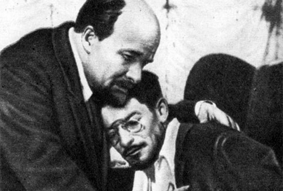 Кадр из фильм "Яков Свердлов" 1940 год. Сцена прощания В.И.Ленина и Я.Свердлова.