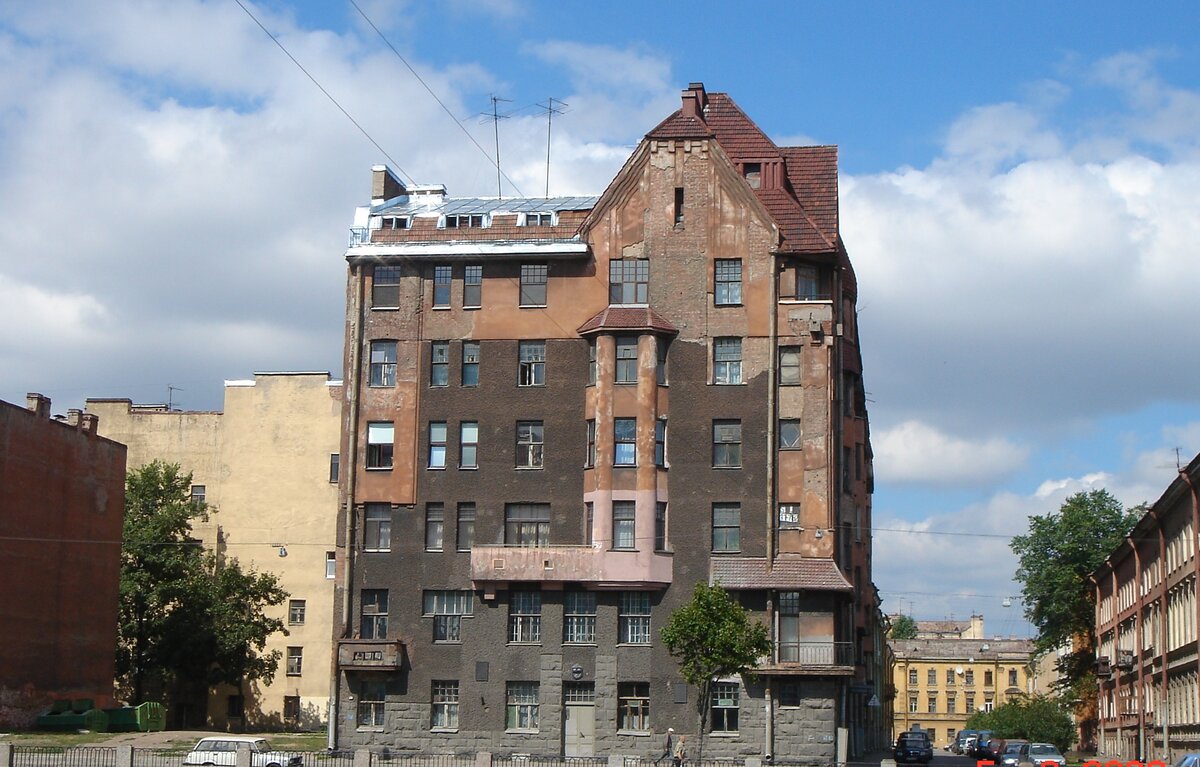 Доходный дом К.И. Капустина , Санкт-Петербург. "Герой" фильма "Питер FM", фото автора