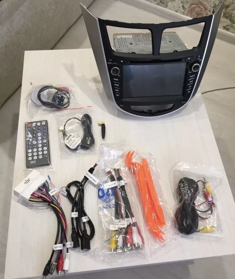 Весь комплект мультимедии ZOHANAVI . 