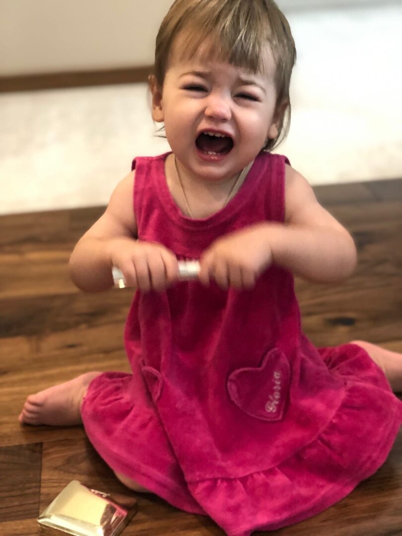 Чтобы делиться своей косметикой с ребенком