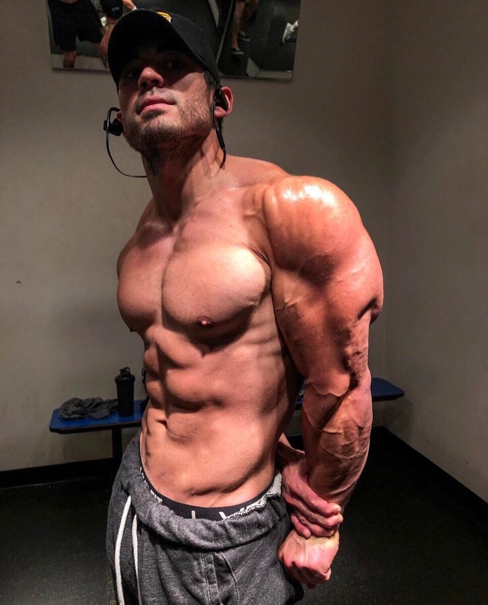 Бомбим грудь